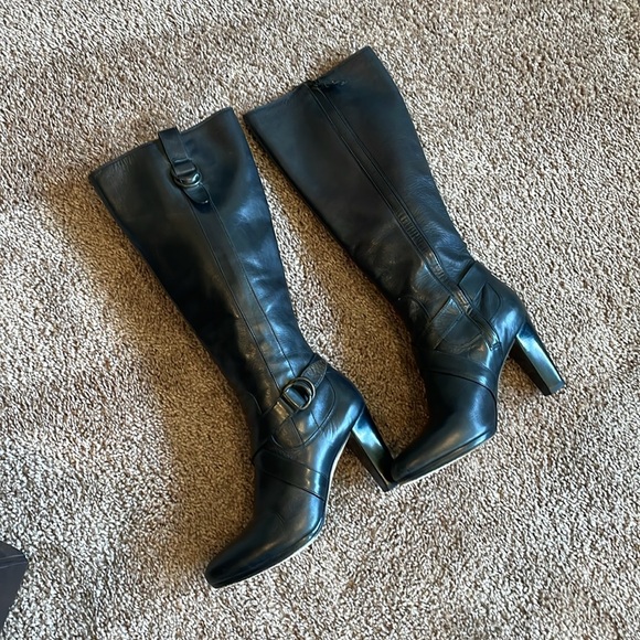 Gorgeous Cole Haan Nike Air leather heeled boots - Picture 4 of 15